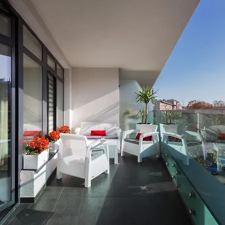 Inpoint Smart Apartments מלון דירות קרקוב