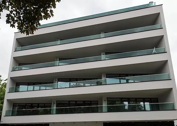 Inpoint Smart Apartments מלון דירות קרקוב