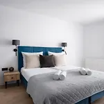 Inpoint Smart Aparthotel 4*