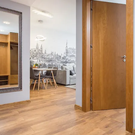 Inpoint With Parking Available 3* קרקוב
