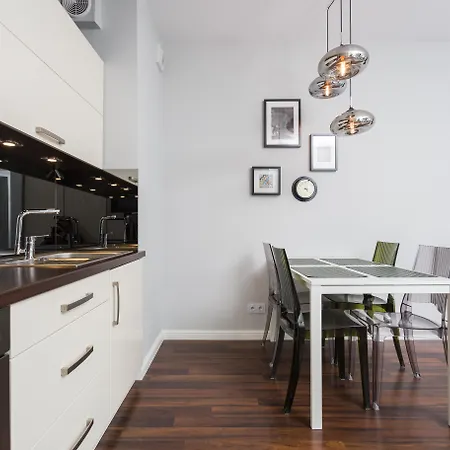 Aparthotel Inpoint With Parking Available Krakow