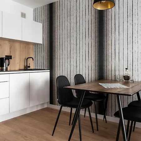 Aparthotel Inpoint With Parking Available Krakow