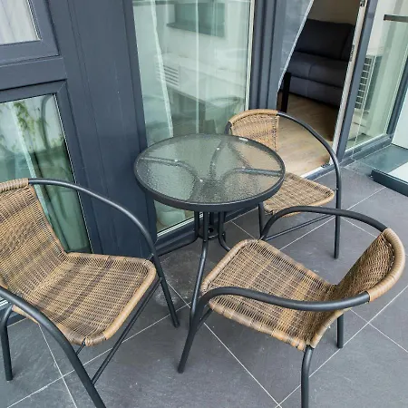 Inpoint With Parking Available 3*