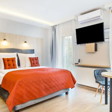 Inpoint With Parking Available 3*
